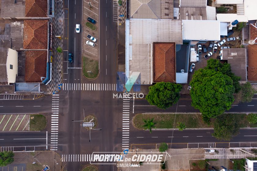 Sal&atilde;o Comercial &agrave; venda - 1470m&sup2; - Zona I