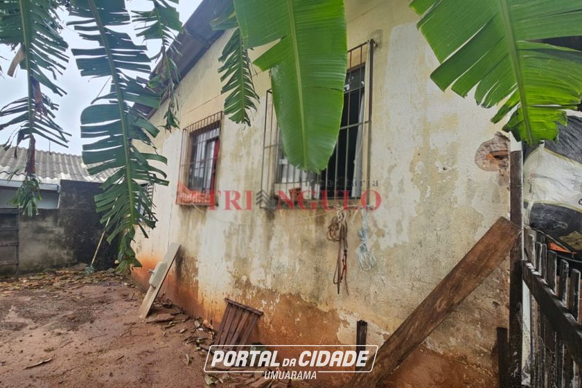 Casa &agrave; venda - 75m&sup2; - CONJUNTO RESIDENCIAL CORREGO LONGE