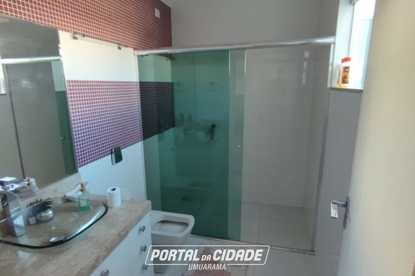Casa &agrave; venda - 250m&sup2; - Parque Alto da Paran&aacute;