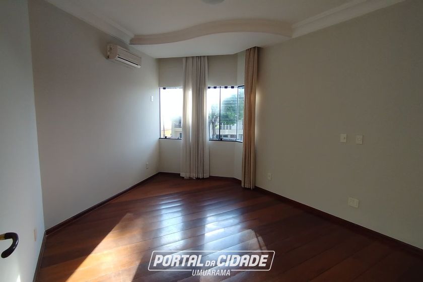 Casa &agrave; venda - 406m&sup2; - Zona II