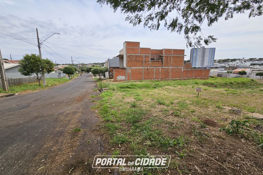 Terreno &agrave; venda - 330m&sup2; - Parque San Remo
