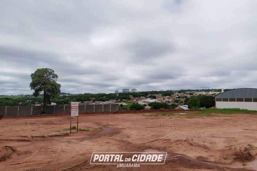 Terreno para alugar - 858m&sup2; - ZONA VII
