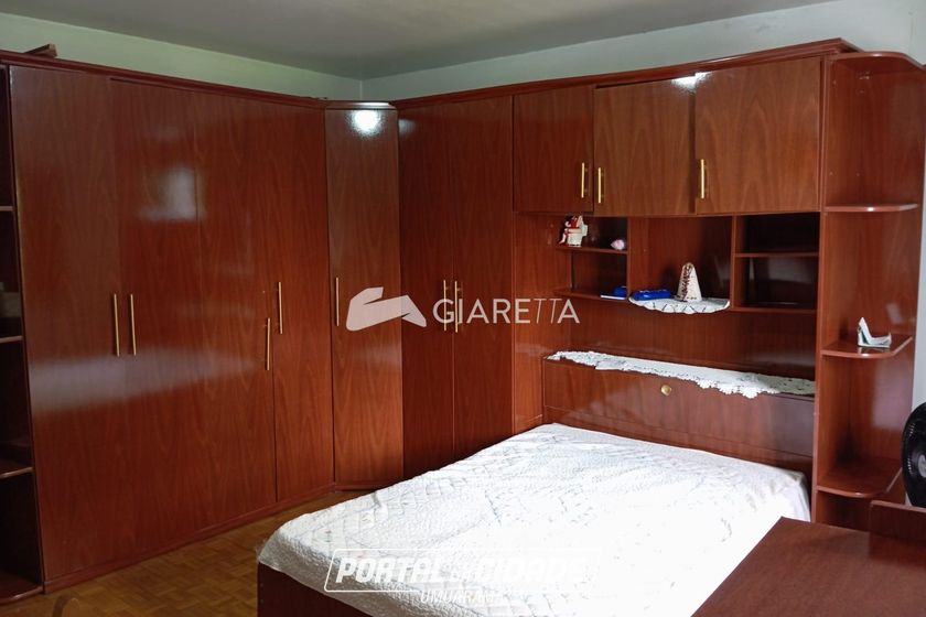 Casa &agrave; venda - 210m&sup2; - CENTRO