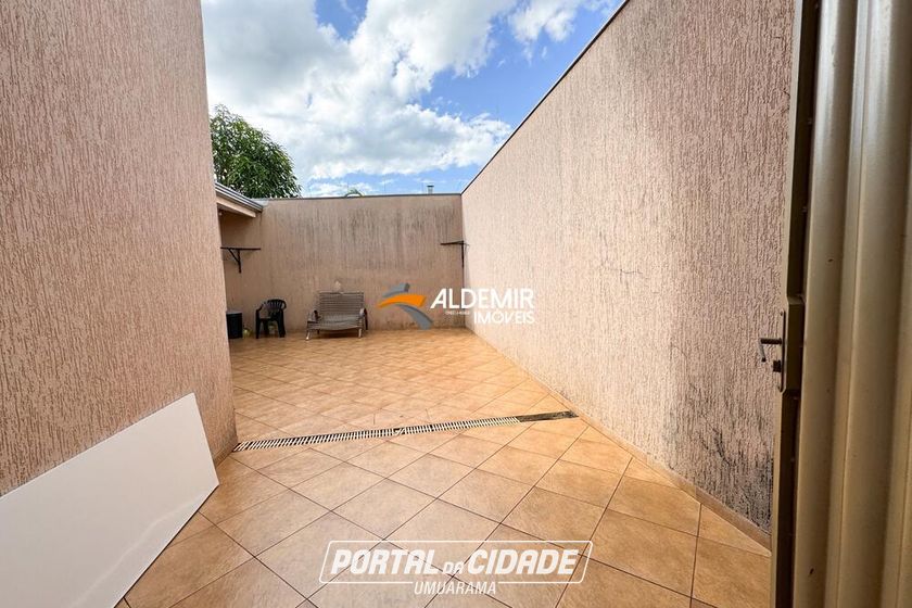 Sobrado &agrave; venda - 200m&sup2; - Jardim dos P&aacute;ssaros