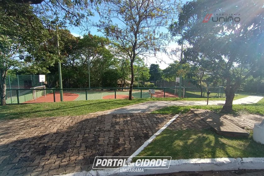 Terreno &agrave; venda - 892m&sup2; - Zona III