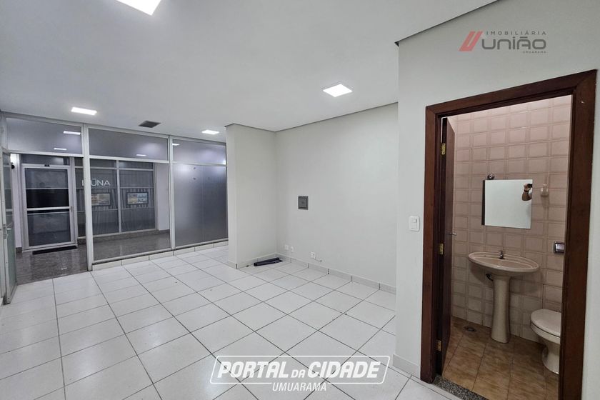 Sal&atilde;o Comercial &agrave; venda - Zona I