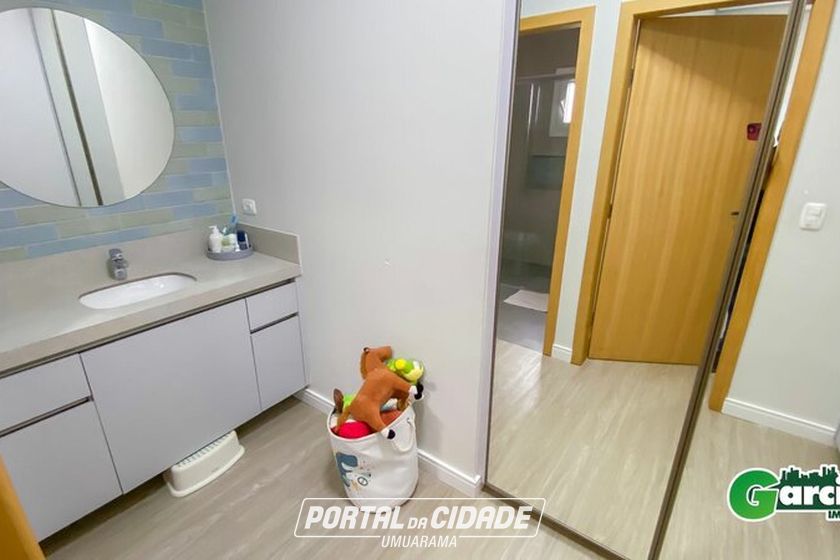 Casa &agrave; venda - 256m&sup2; - -