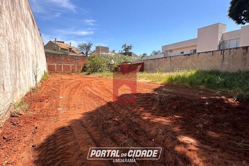 Terreno &agrave; venda - 285m&sup2; - Zona VII