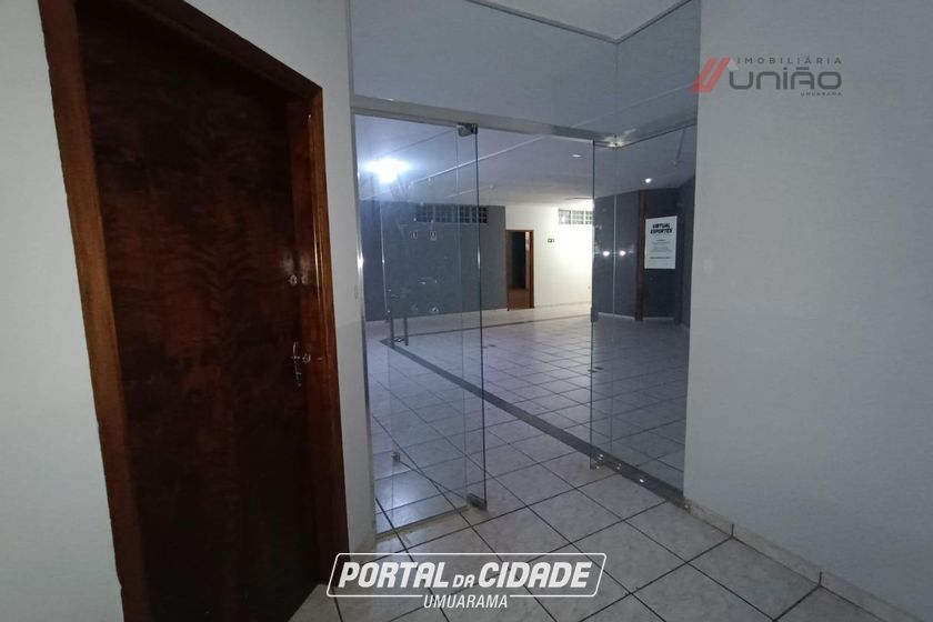Sal&atilde;o Comercial para alugar - 880m&sup2; - Zona III