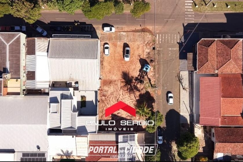 Terreno &agrave; venda - 450m&sup2; - Jardim Igua&ccedil;u