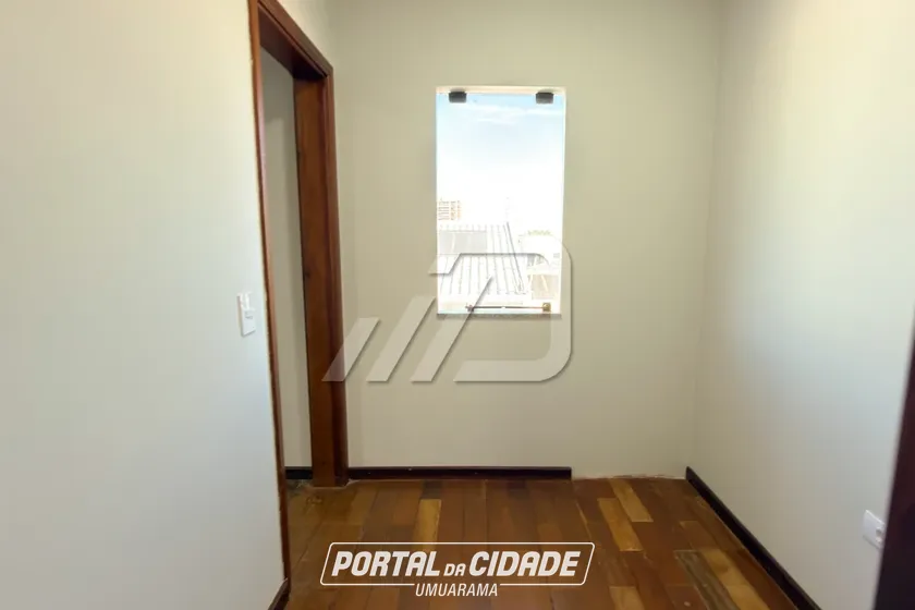 Sobrado &agrave; venda - 376m&sup2; - Zona I