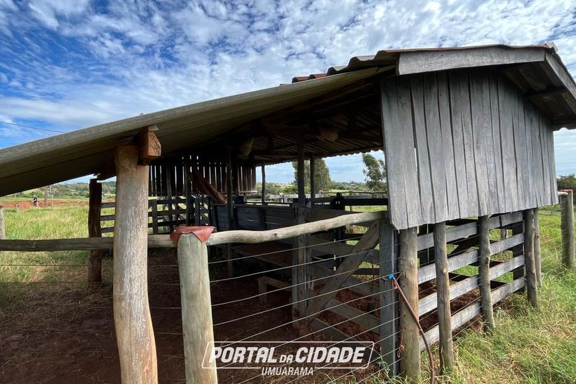 Ch&aacute;cara &agrave; venda - 24m&sup2; - SERRA DOS DOURADOS