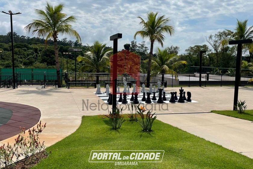 Terreno &agrave; venda - 373m&sup2; - Centro