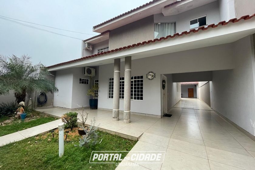 Casa &agrave; venda - 248m&sup2; - ZONA VII