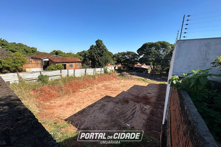 Terreno &agrave; venda - 555m&sup2; - Pra&ccedil;a Tamoio