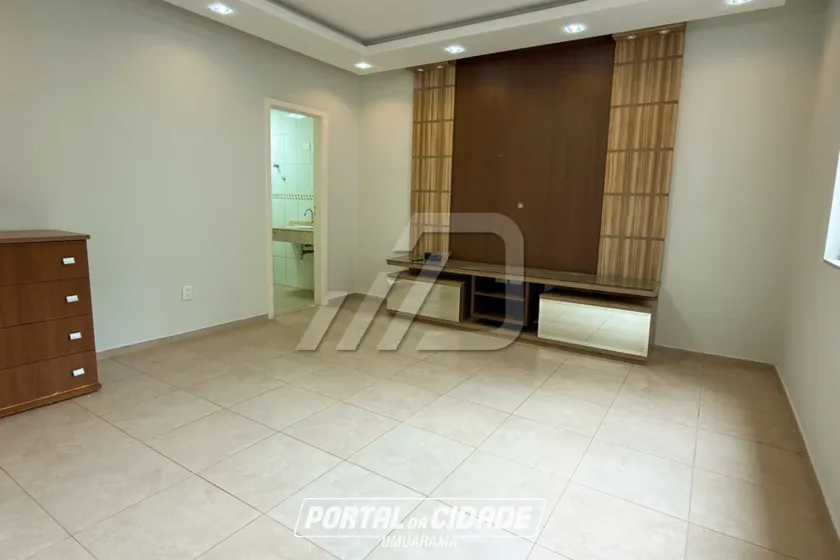 Sobrado &agrave; venda - 180m&sup2; - Zona I
