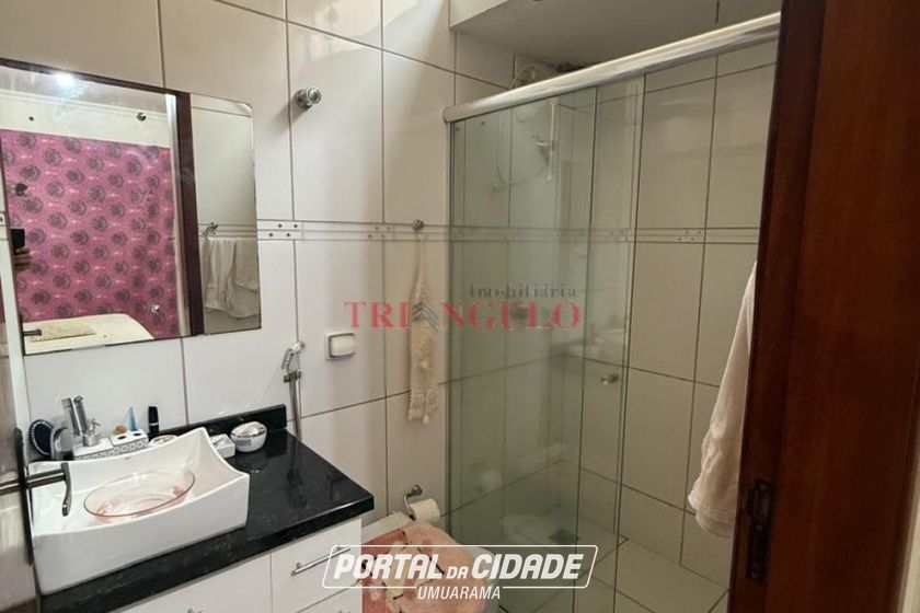 Sobrado &agrave; venda - 250m&sup2; - ZONA I