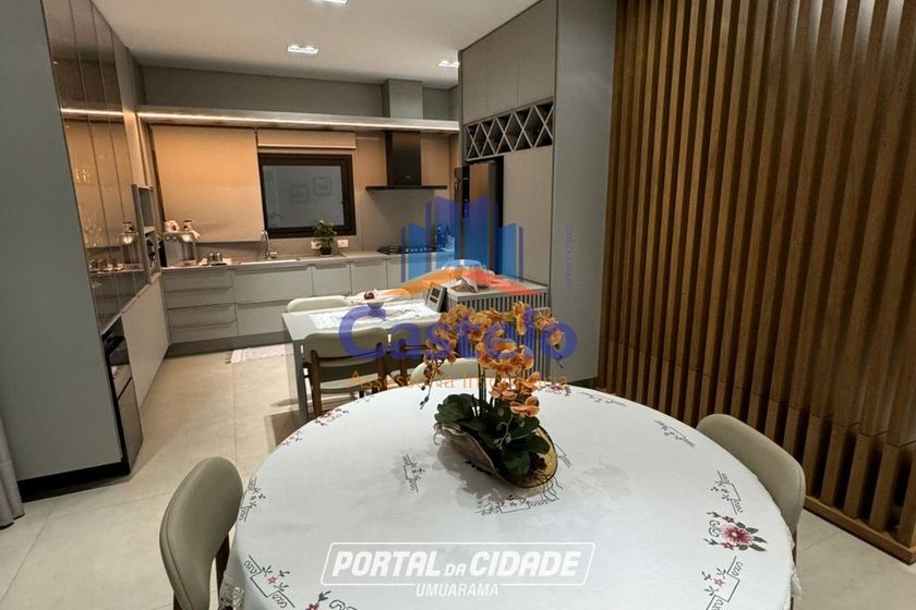 Casa &agrave; venda - 260m&sup2; - ZONA VII