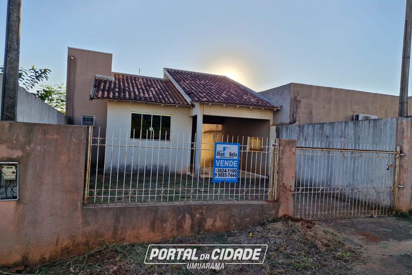 Casa &agrave; venda - Centro