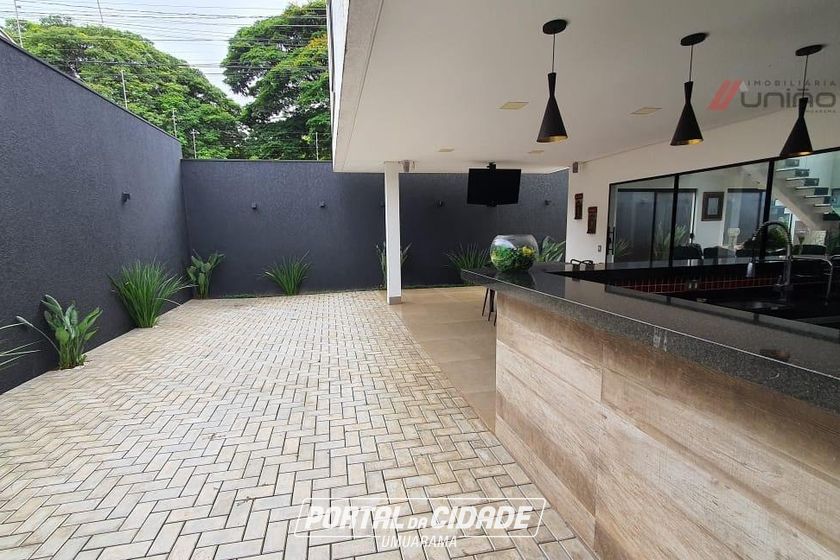 Casa &agrave; venda - 245m&sup2; - Zona IV