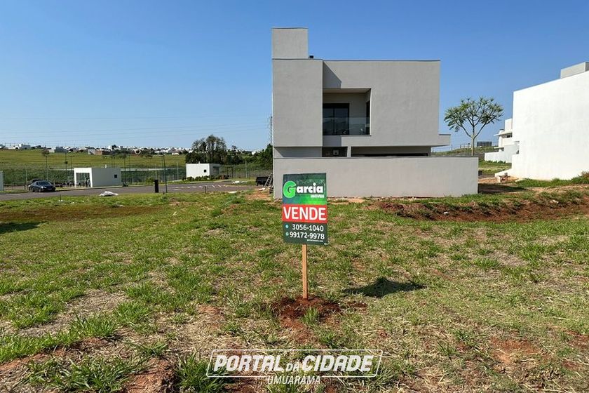 Terreno &agrave; venda - 240m&sup2; - .