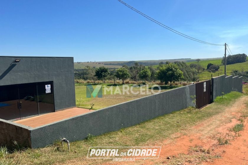 Ch&aacute;cara &agrave; venda - 2000m&sup2; - PR - 580