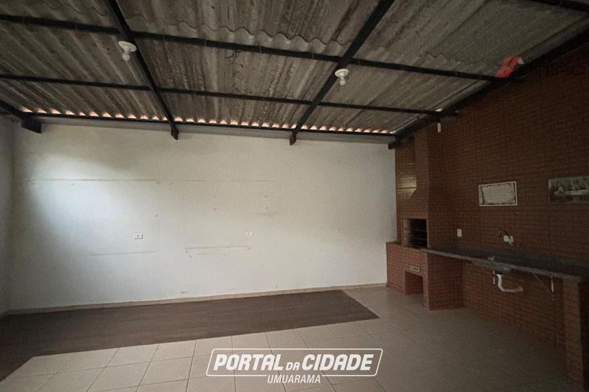 Sal&atilde;o Comercial para alugar - 245m&sup2; - Zona V