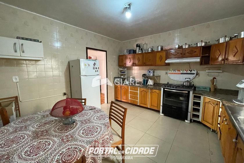 Terreno &agrave; venda - 204m&sup2; - CENTRO