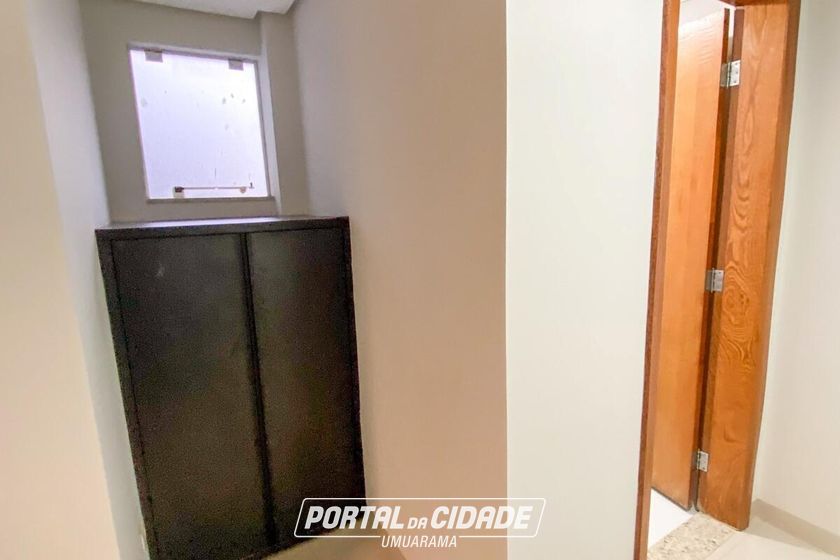 Sala Comercial &agrave; venda - 241m&sup2; - Zona I