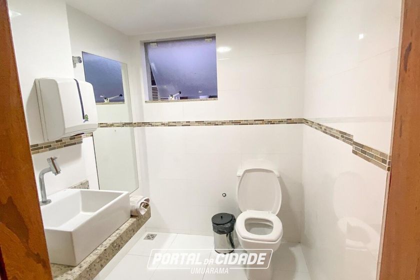 Sala Comercial &agrave; venda - 241m&sup2; - Zona I