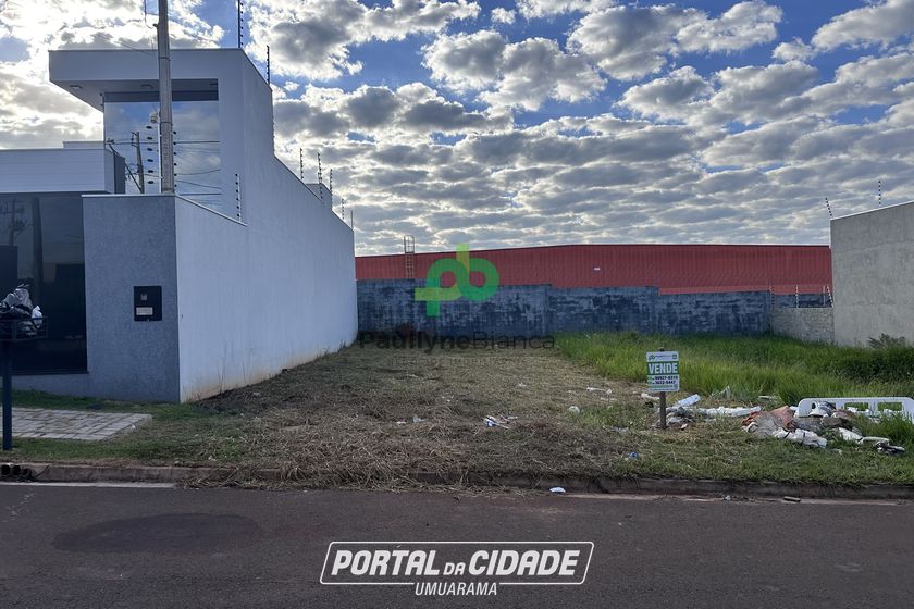Terreno &agrave; venda - 182m&sup2; - Portugu&ecirc;s