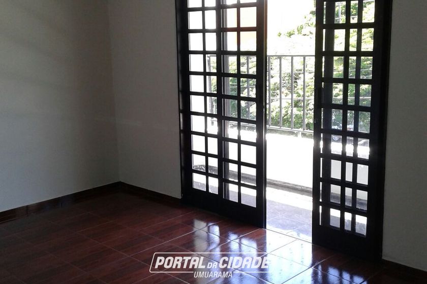 Sal&atilde;o Comercial &agrave; venda - 305m&sup2; - Zona 1