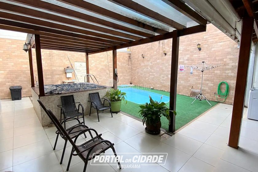 Sobrado &agrave; venda - 197m&sup2; - Zona II