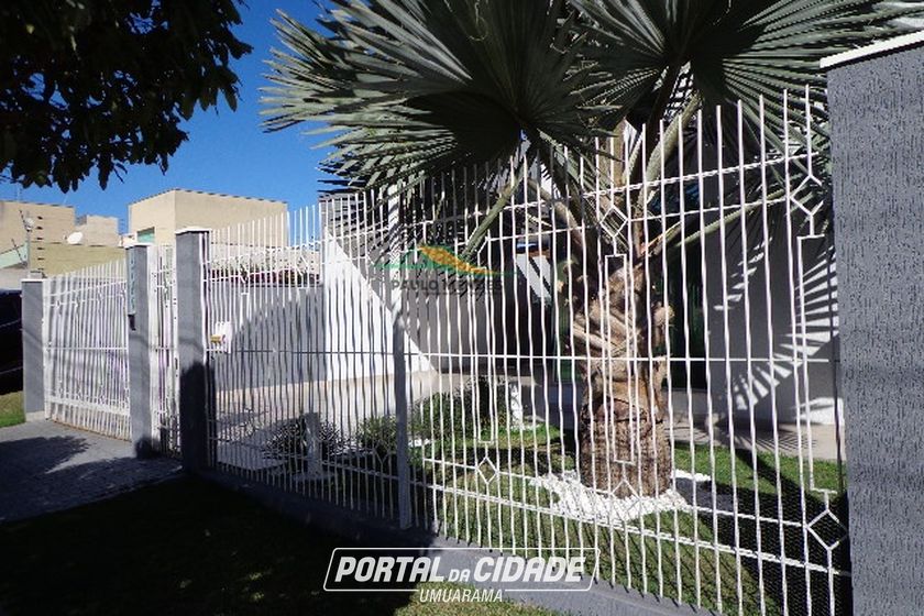 Casa &agrave; venda - 233m&sup2; - JARDIM TAMOIO