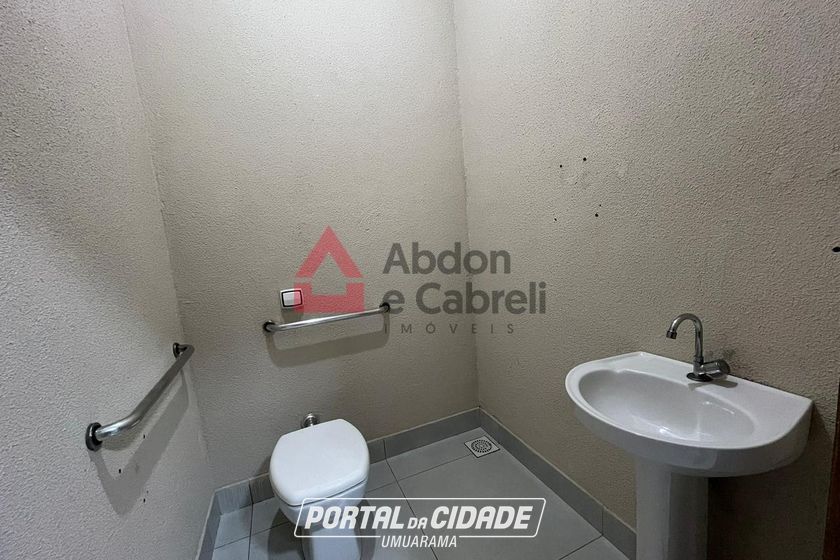 Sal&atilde;o Comercial para alugar - 800m&sup2; - Zona III