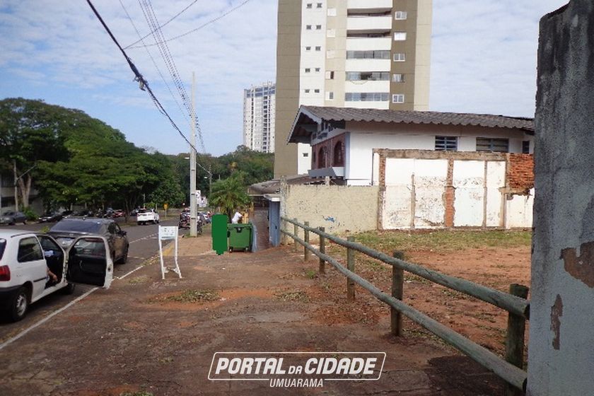 Terreno &agrave; venda - 1631m&sup2; - Zona 1