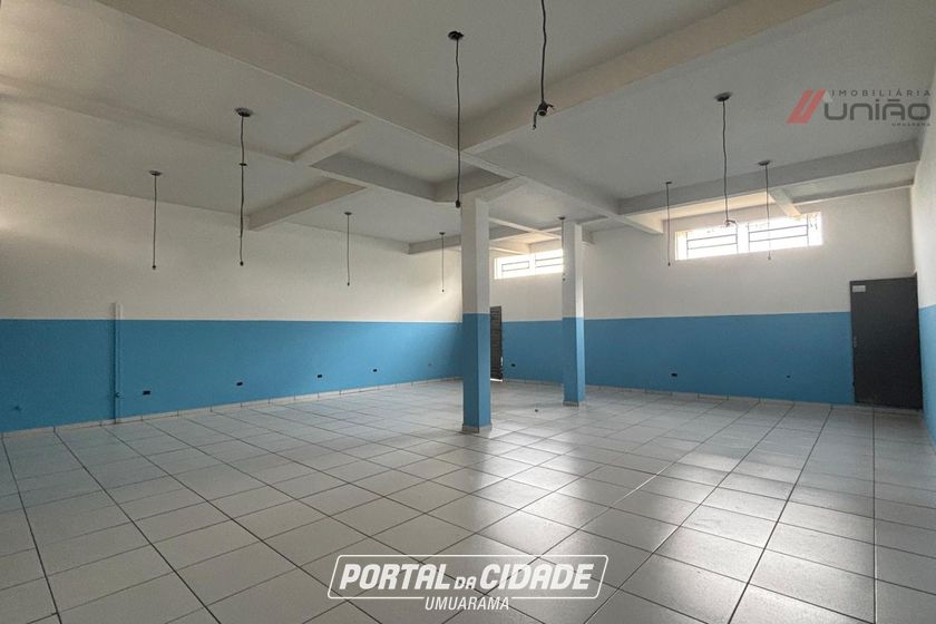 Sal&atilde;o Comercial para alugar - 120m&sup2; - Zona VII