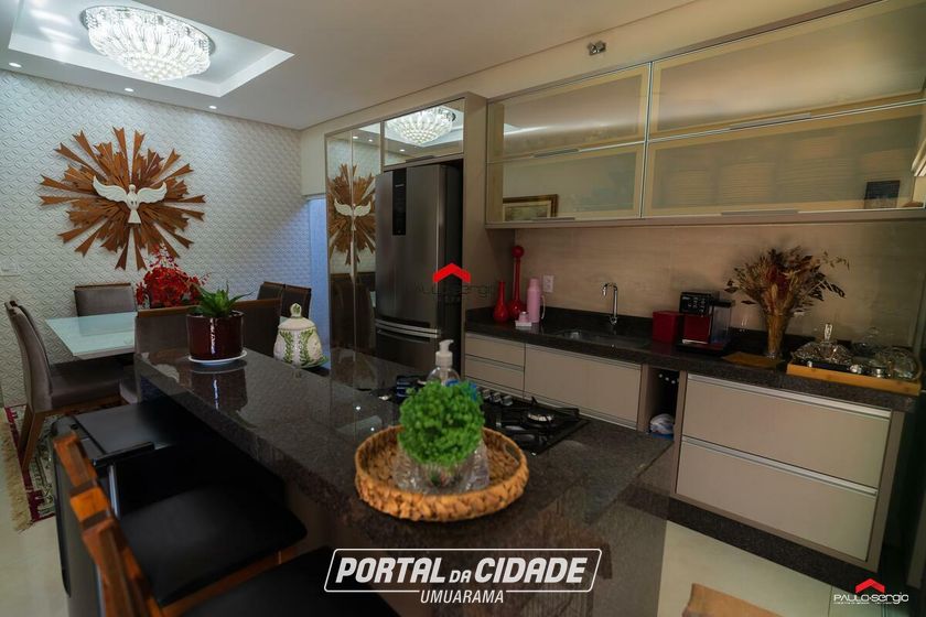 Sobrado &agrave; venda - 600m&sup2; - Zona II