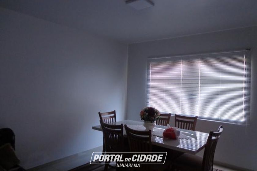 Sobrado &agrave; venda - 200m&sup2; - Zona 1