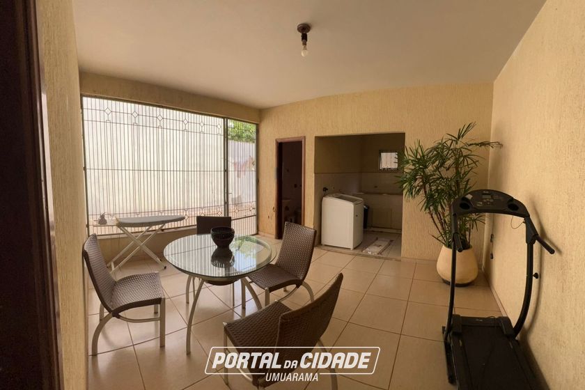 Sobrado para alugar - 241m&sup2; - Zona 1 A