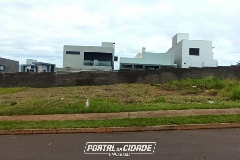 Terreno &agrave; venda - 258m&sup2; - Av. Paran&aacute;
