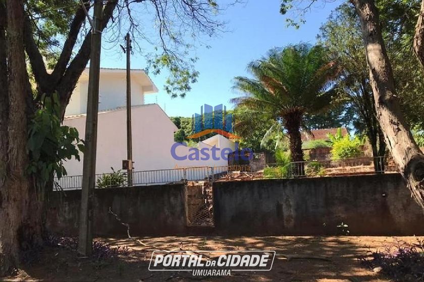 Terreno &agrave; venda - 560m&sup2; - Zona II