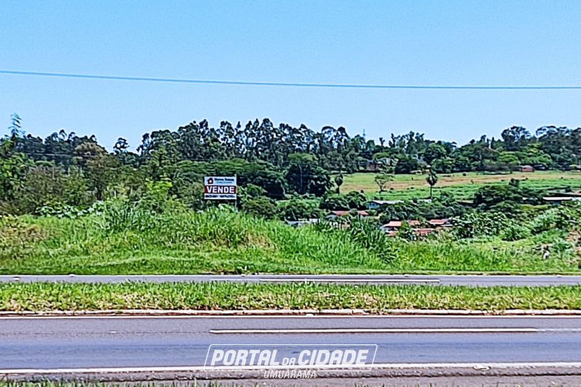 Terreno &agrave; venda - 2100m&sup2; - Zona Rural