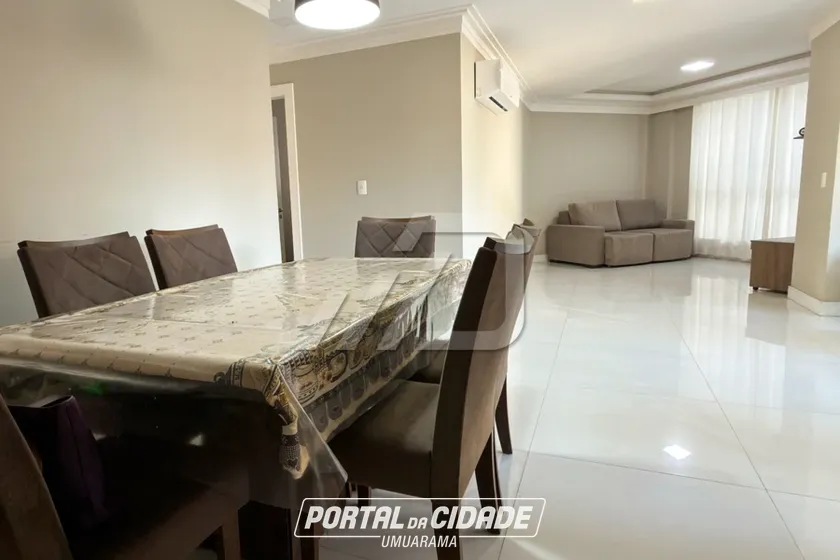 Apartamento &agrave; venda - 120m&sup2; - Meia Praia
