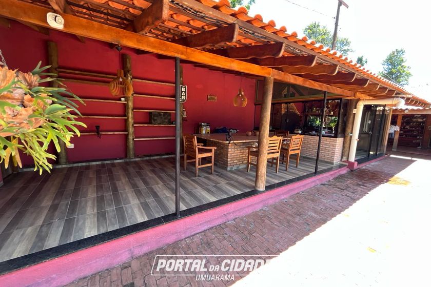 Ch&aacute;cara &agrave; venda - 11000m&sup2; - PR-323