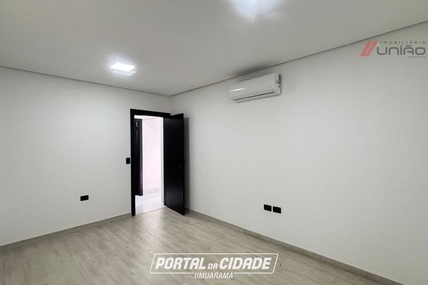 Casa &agrave; venda - 250m&sup2; - Residencial Royal Garden