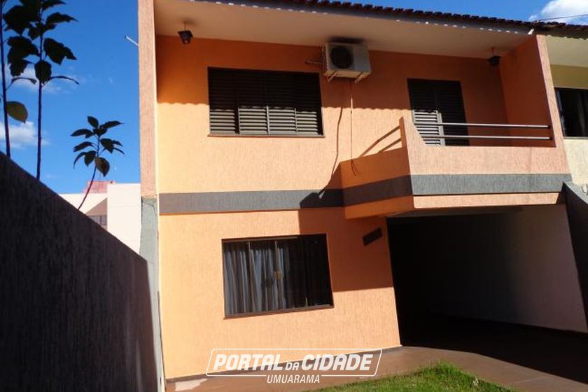 Sobrado &agrave; venda - 200m&sup2; - Zona 1