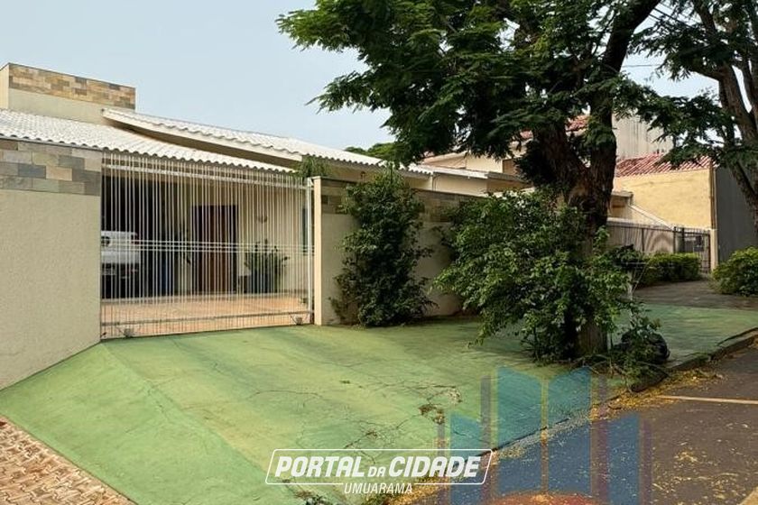 Casa &agrave; venda - 242m&sup2; - Zona I