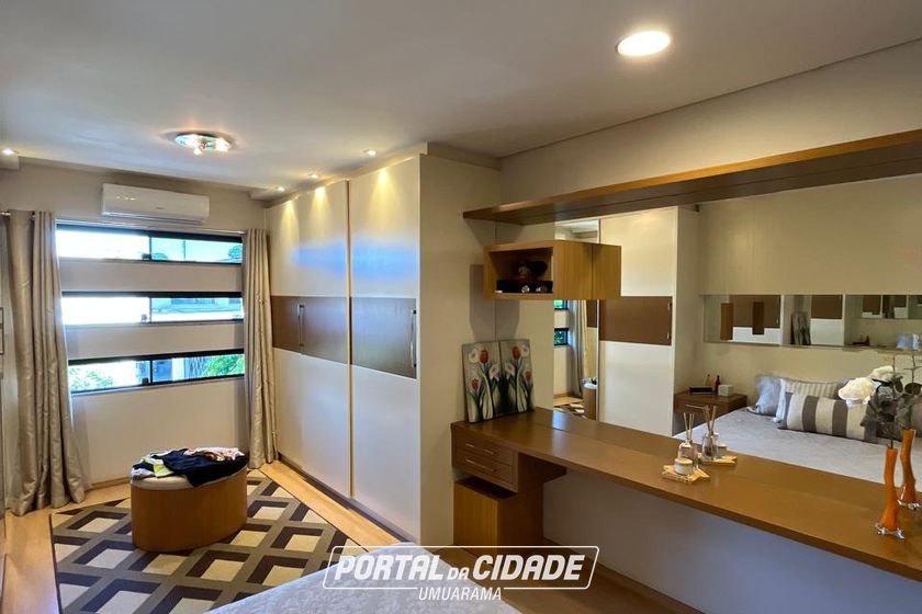 Sobrado &agrave; venda - 245m&sup2; - Zona II