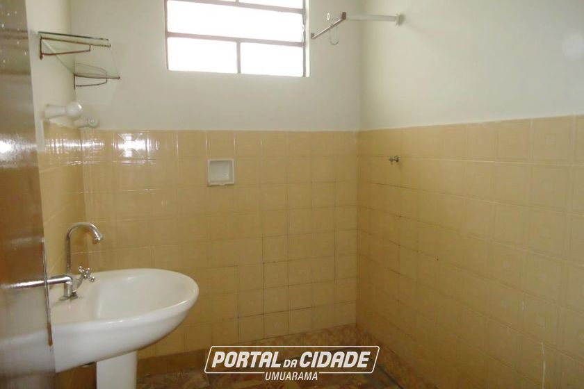Sala Comercial &agrave; venda - 200m&sup2; - ZONA IV